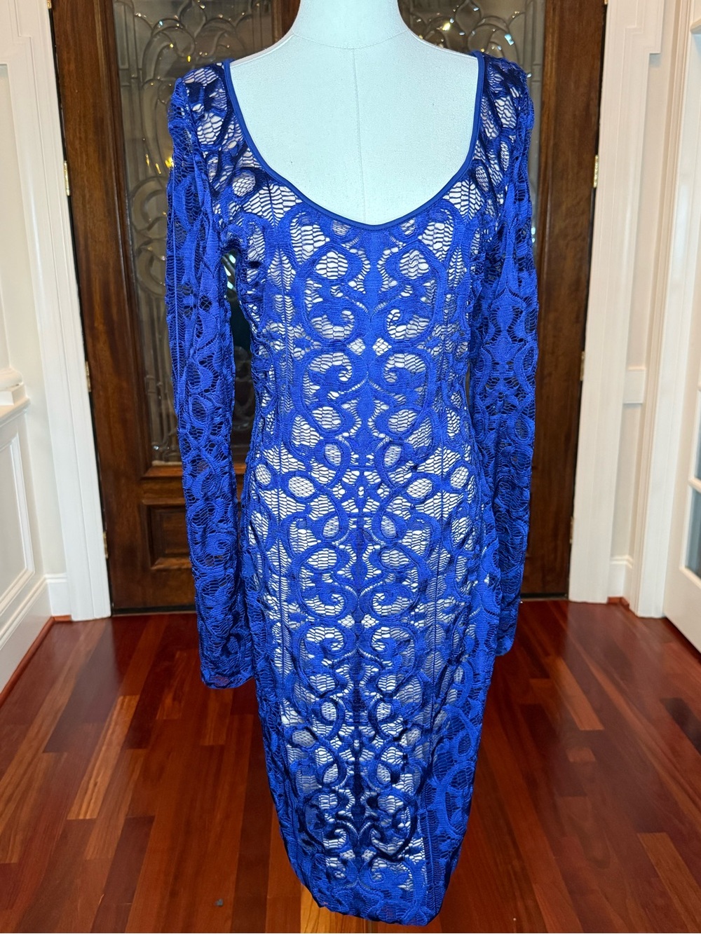 NWT BCBGMAXAZRIA Cobalt Blue Lace Cocktail Dress With Nude Lining
